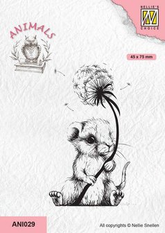 ANI029 Nellies Choice Clearstempel - Muis met Paardenbloem 45x75mm