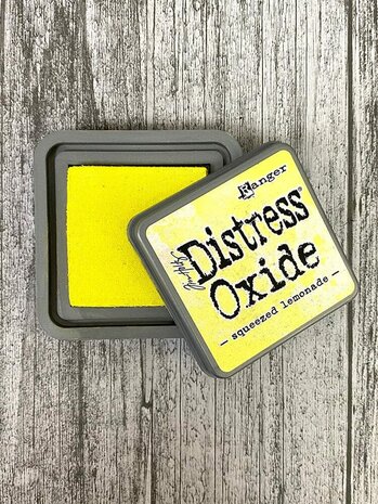 Ranger Distress Oxide - Squeezed Lemonade