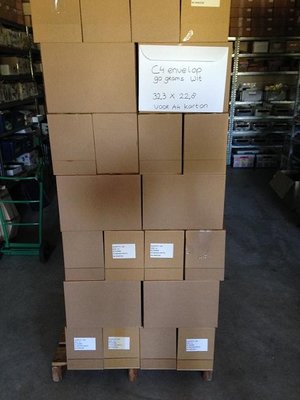250  stuks C4 enveloppen 32,3x22,8 90 grams wit